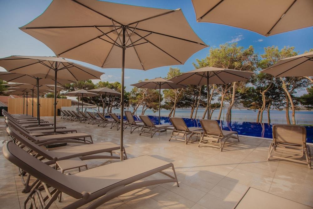 Hotel Punta Vodice Exterior photo